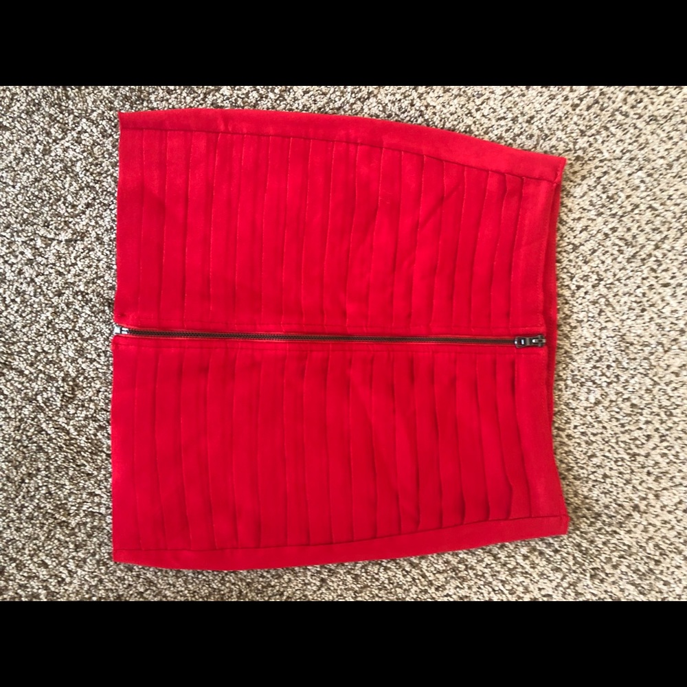2B Bebe  skirt sz Small